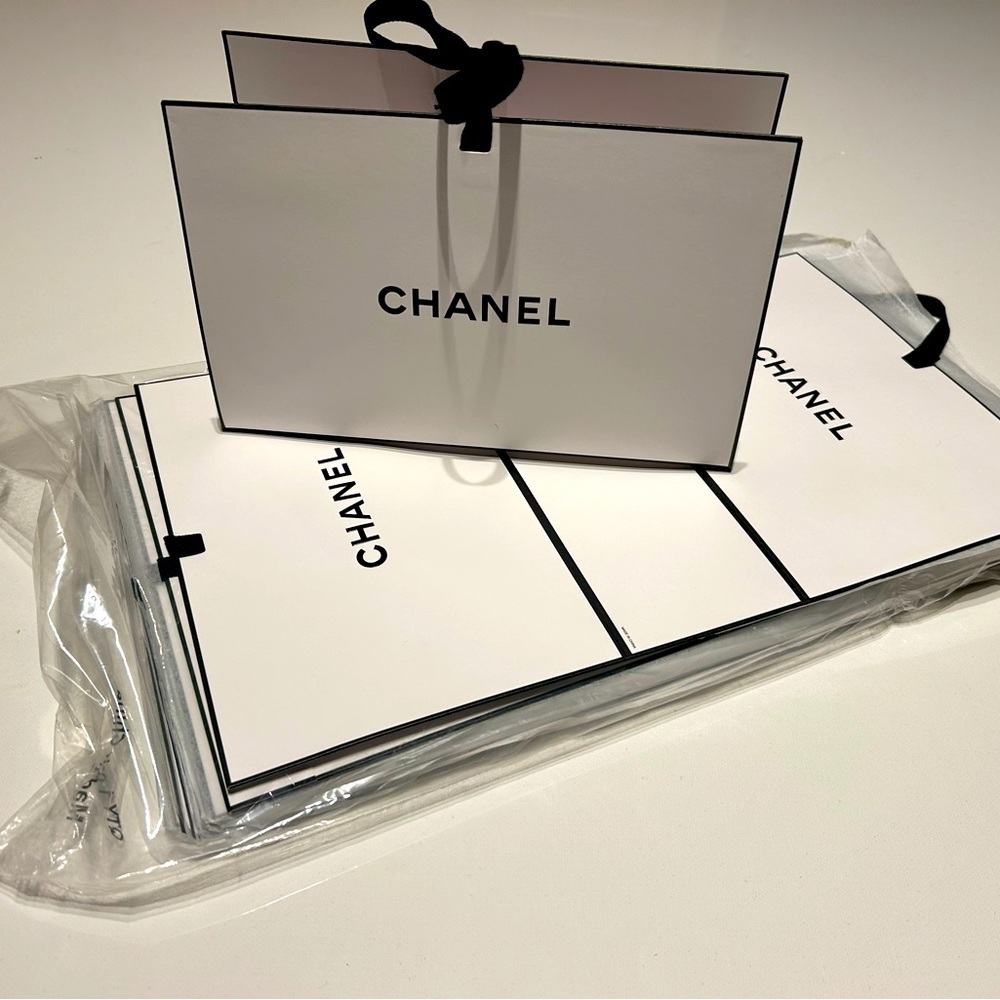 CHANEL Origami Signature GIFT BOX‎ w/ Ribbon 8.75" x 5.5" x 3" AUTHENTIC.